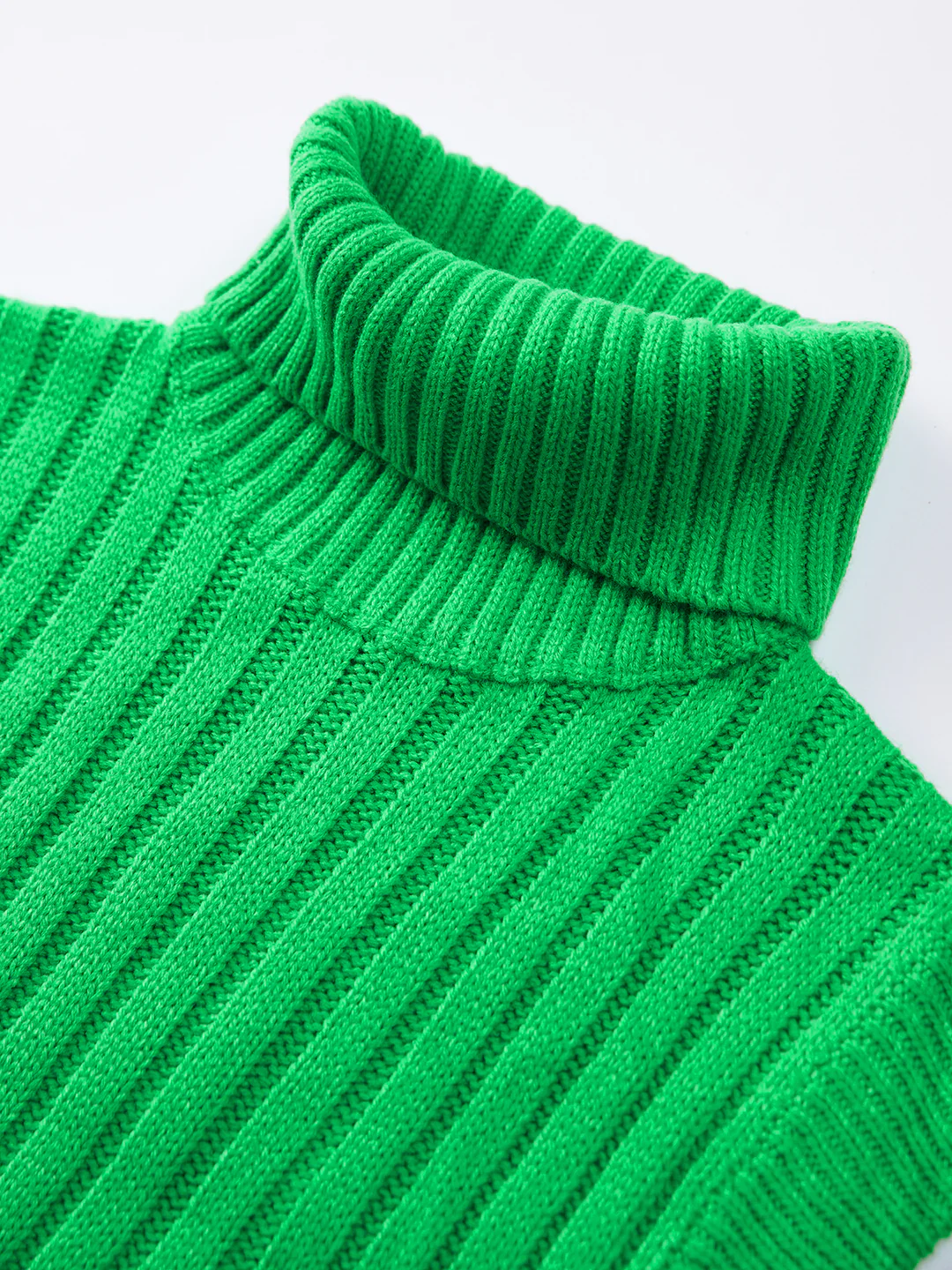 AVA CABLE KNIT TURTLENECK VEST GREEEN